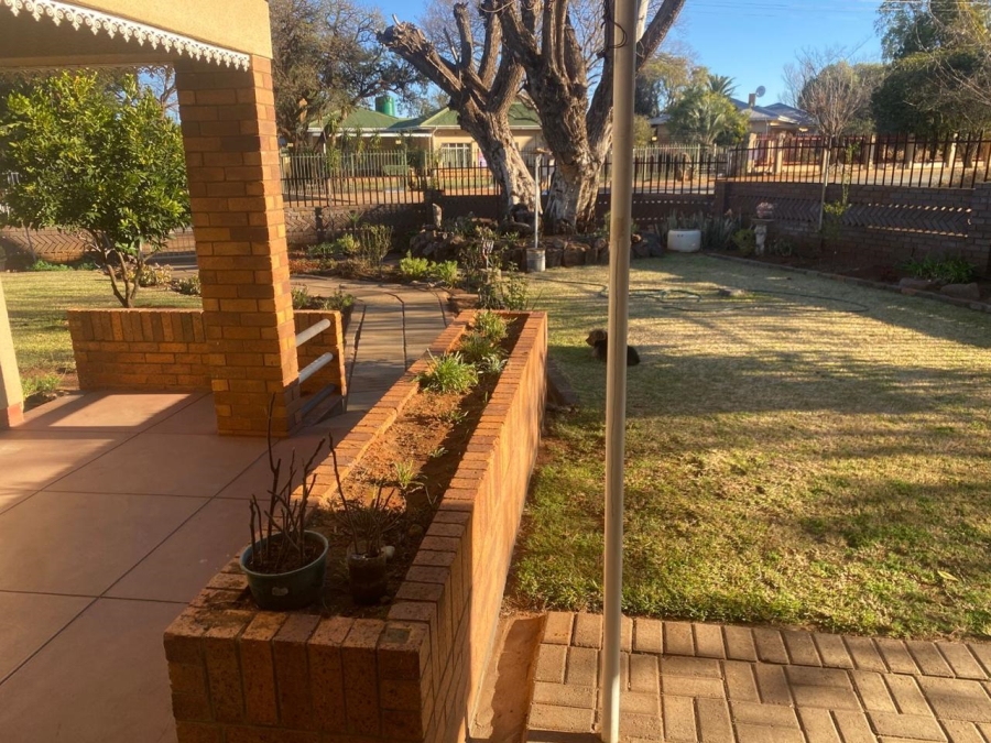 4 Bedroom Property for Sale in Kuruman Northern Cape